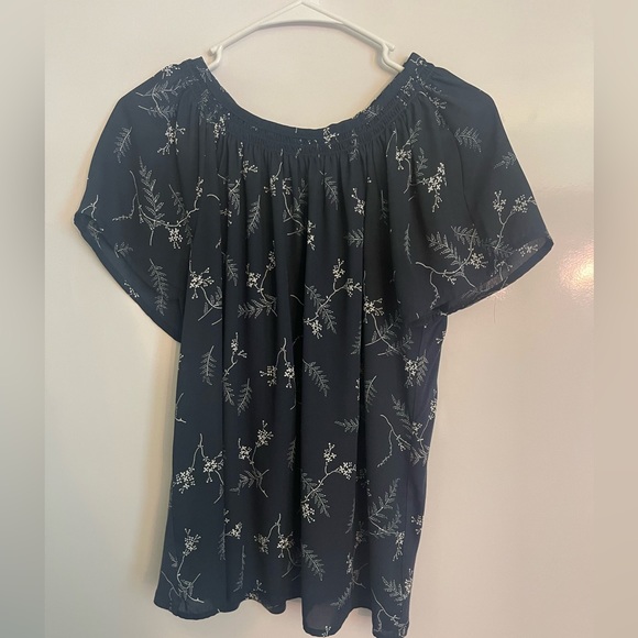 Loft Outlet SZ M Elastic Neckline Short Sleeve Blouse - Picture 1 of 10